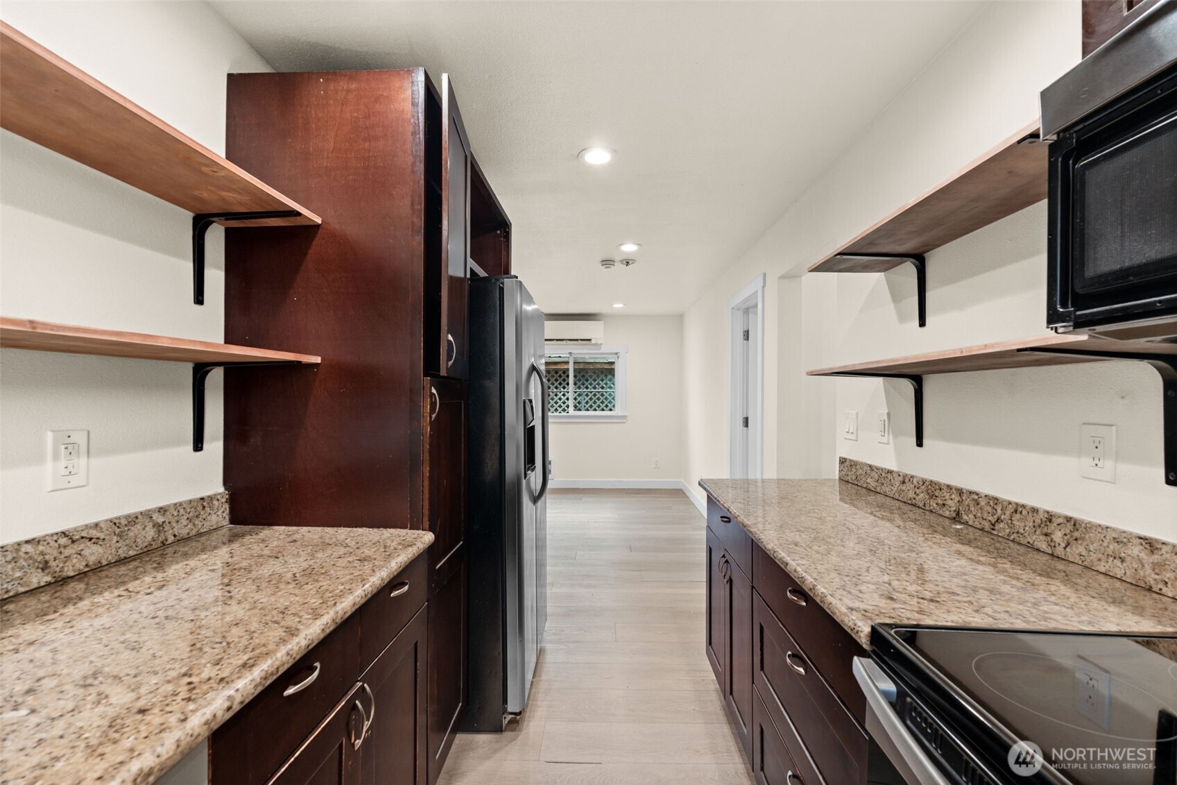 4317 S Lawrence Street , Tacoma, WA 98409-5521