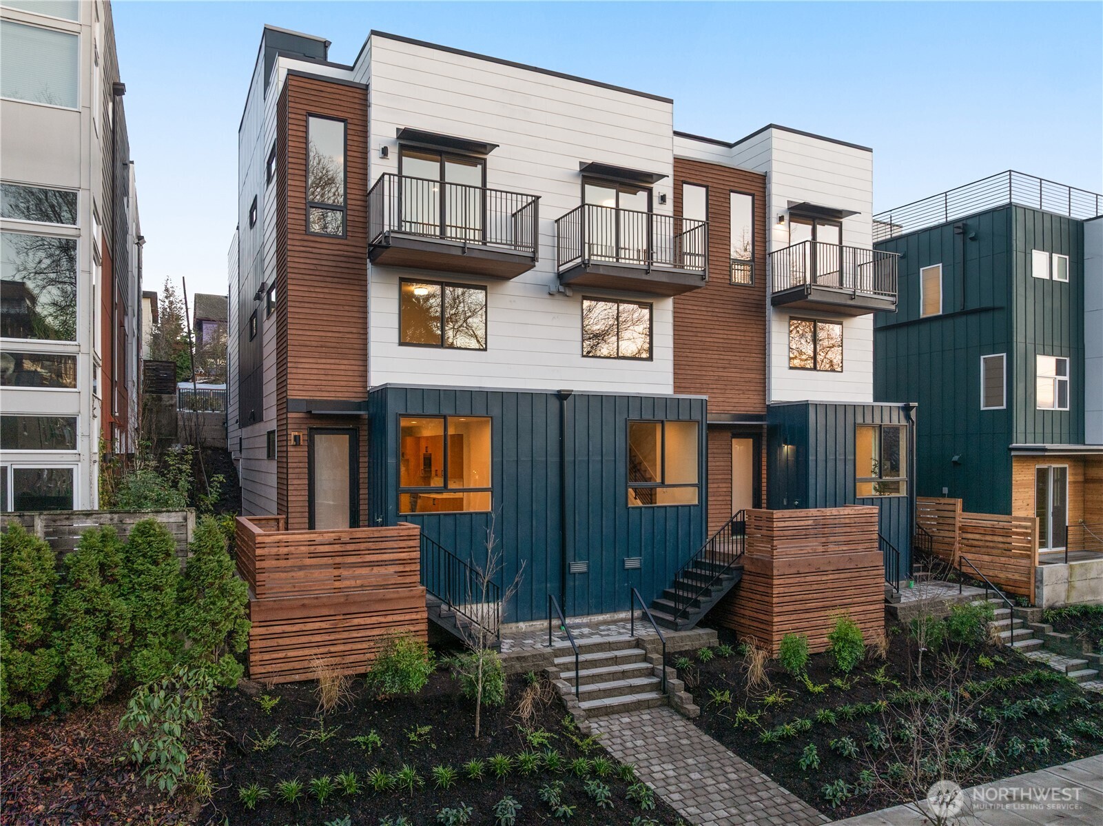 914 C 15th Avenue , Seattle, WA 98122