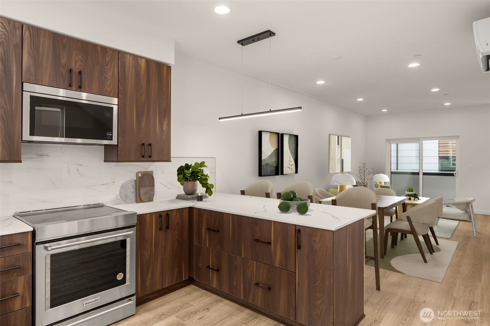 914 C 15th Avenue , Seattle, WA 98122