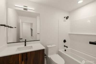 914 C 15th Avenue , Seattle, WA 98122 - Photo 22