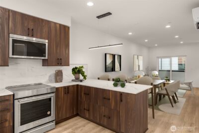 914 C 15th Avenue , Seattle, WA 98122 - Photo 3