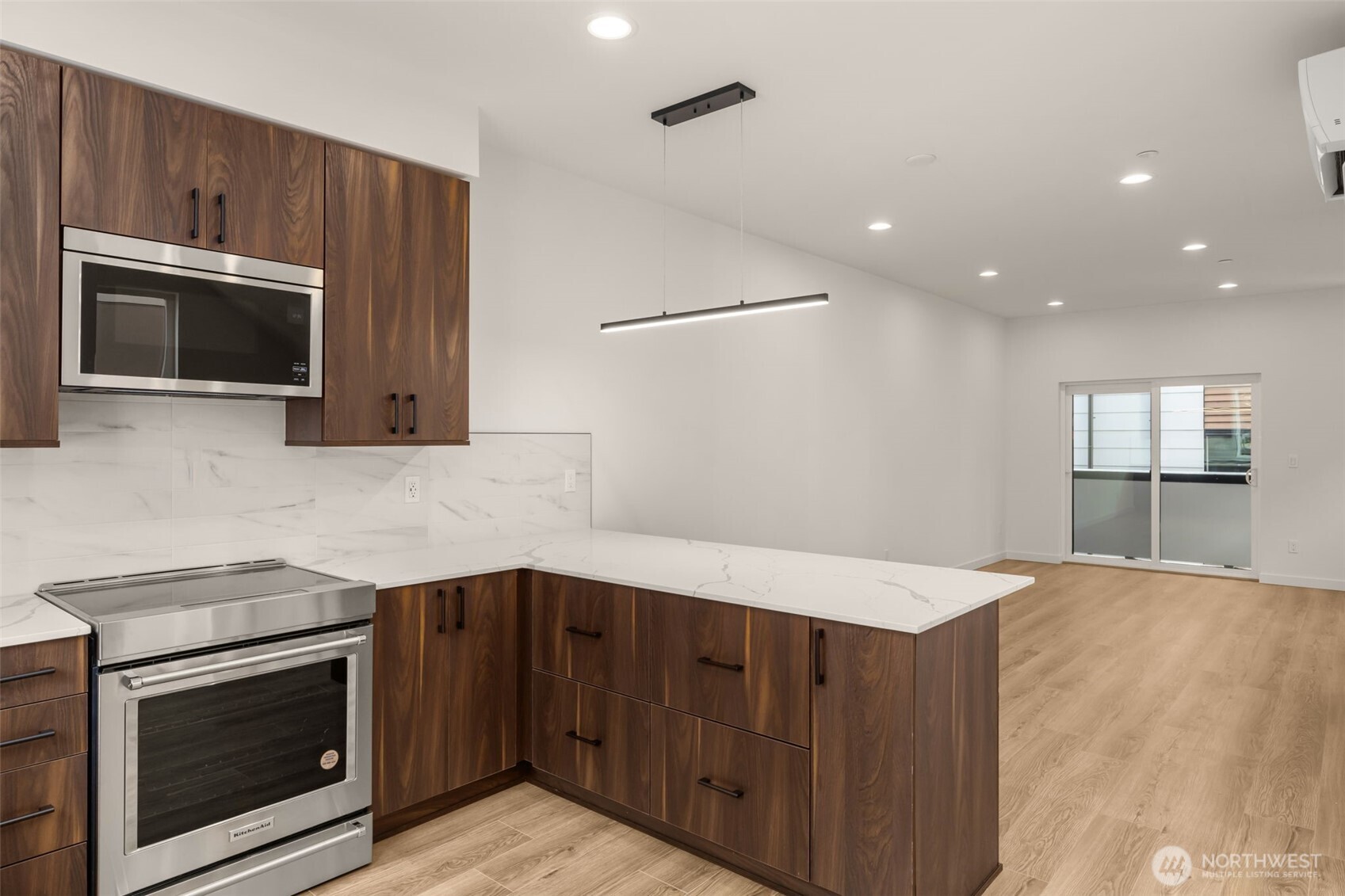 914 C 15th Avenue , Seattle, WA 98122