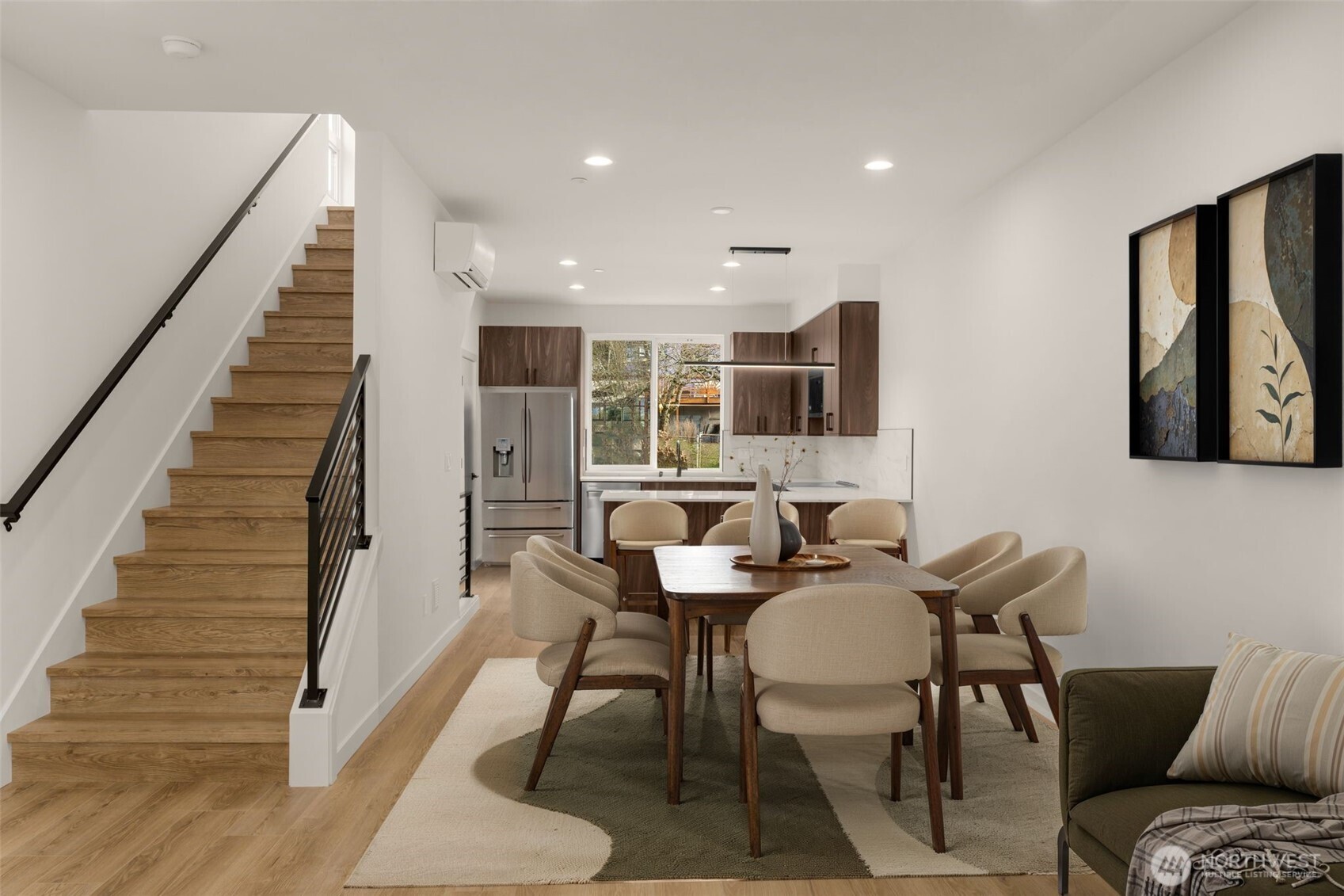 914 C 15th Avenue , Seattle, WA 98122