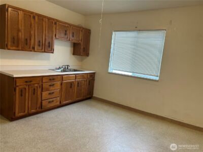 1320 3rd Street , Cosmopolis, WA 98537 - Photo 7