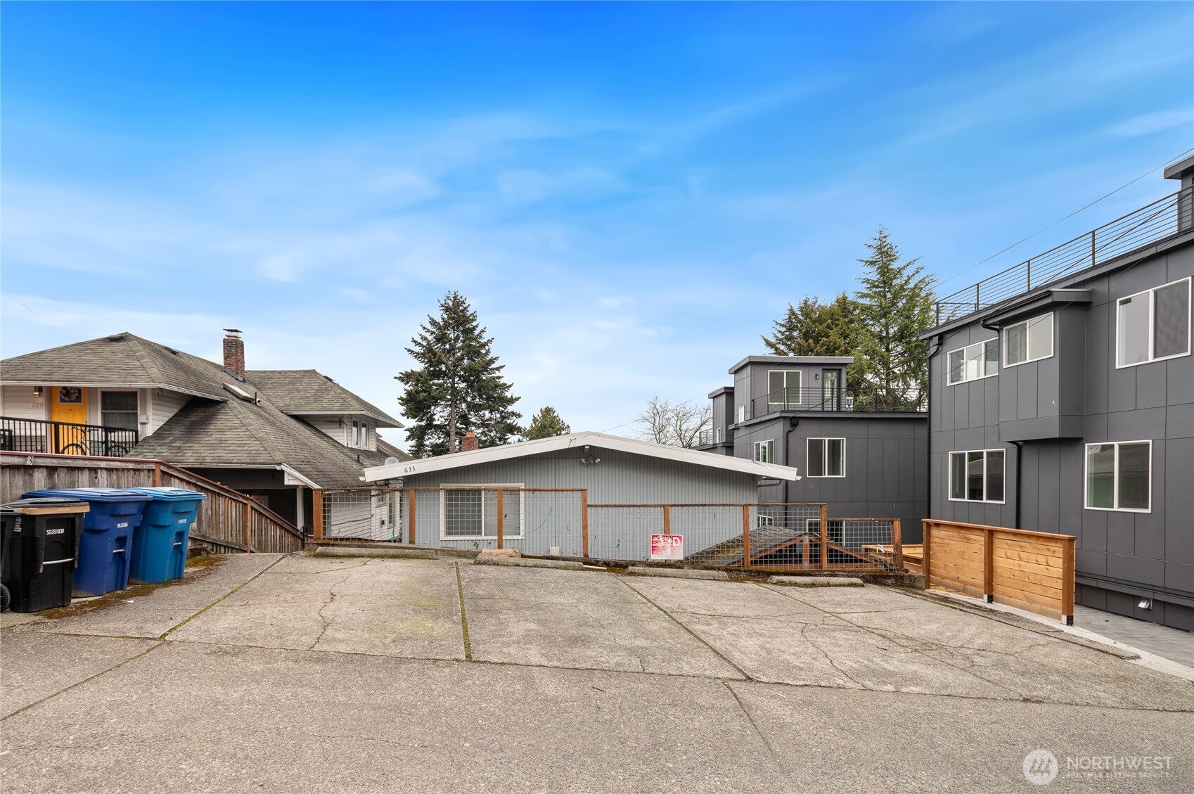 633 W Emerson Street , Seattle, WA 98119