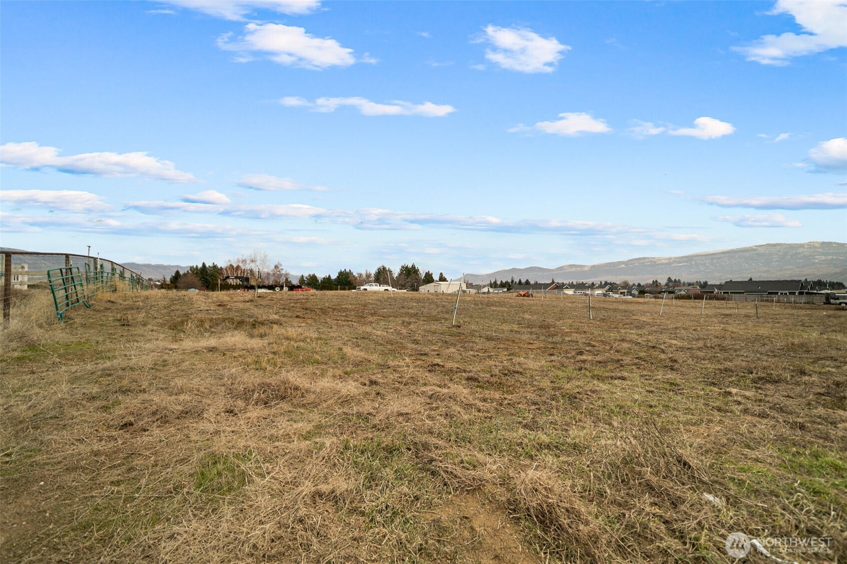 608 N Nester Court , East Wenatchee, WA 98802