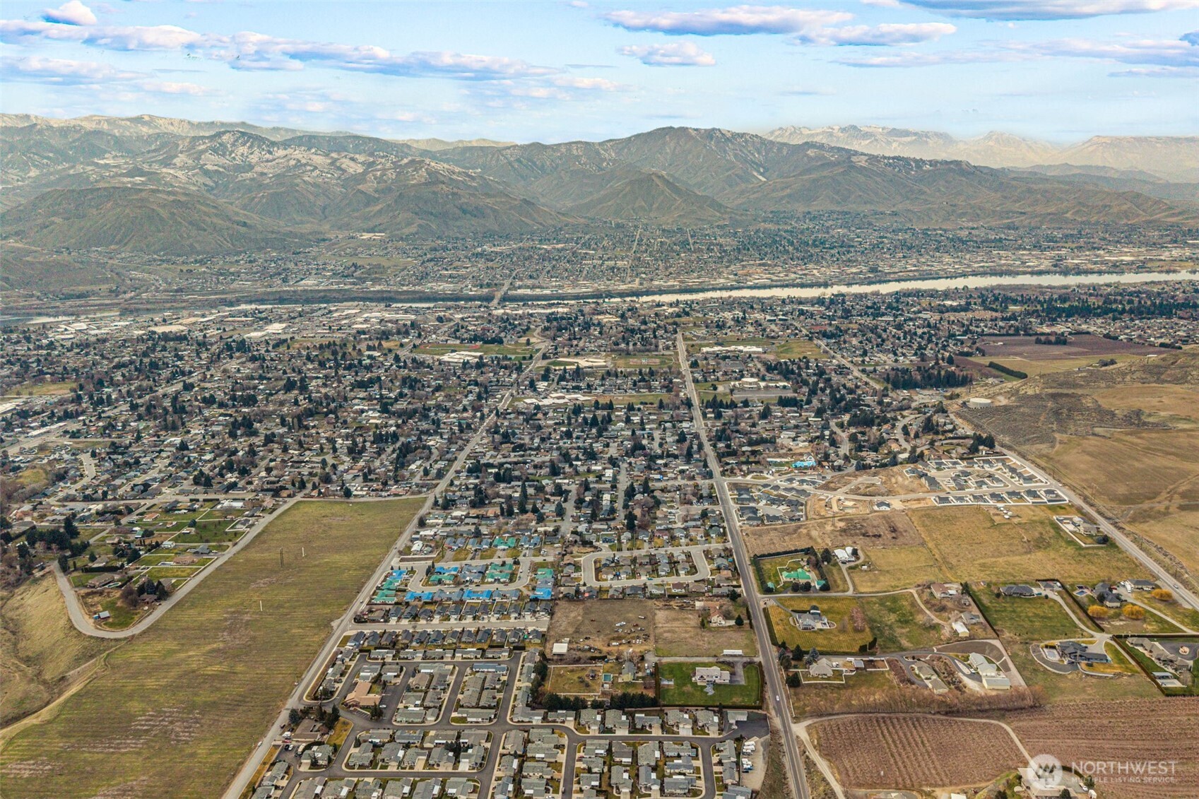 608 N Nester Court , East Wenatchee, WA 98802