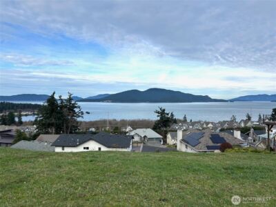 3809 W 12th Street , Anacortes, WA 98221