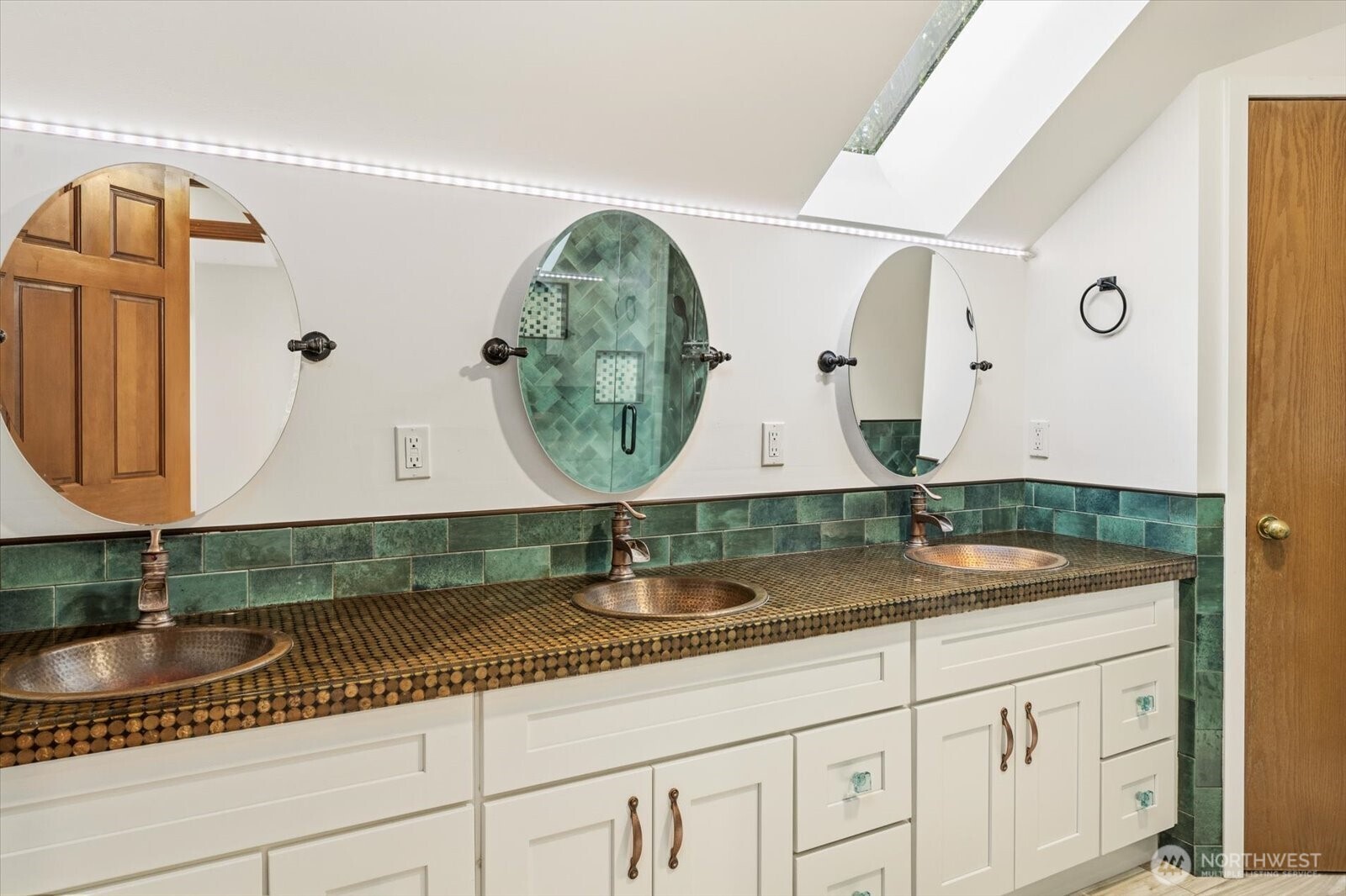 18400 228th Avenue NE, Woodinville, WA 98077