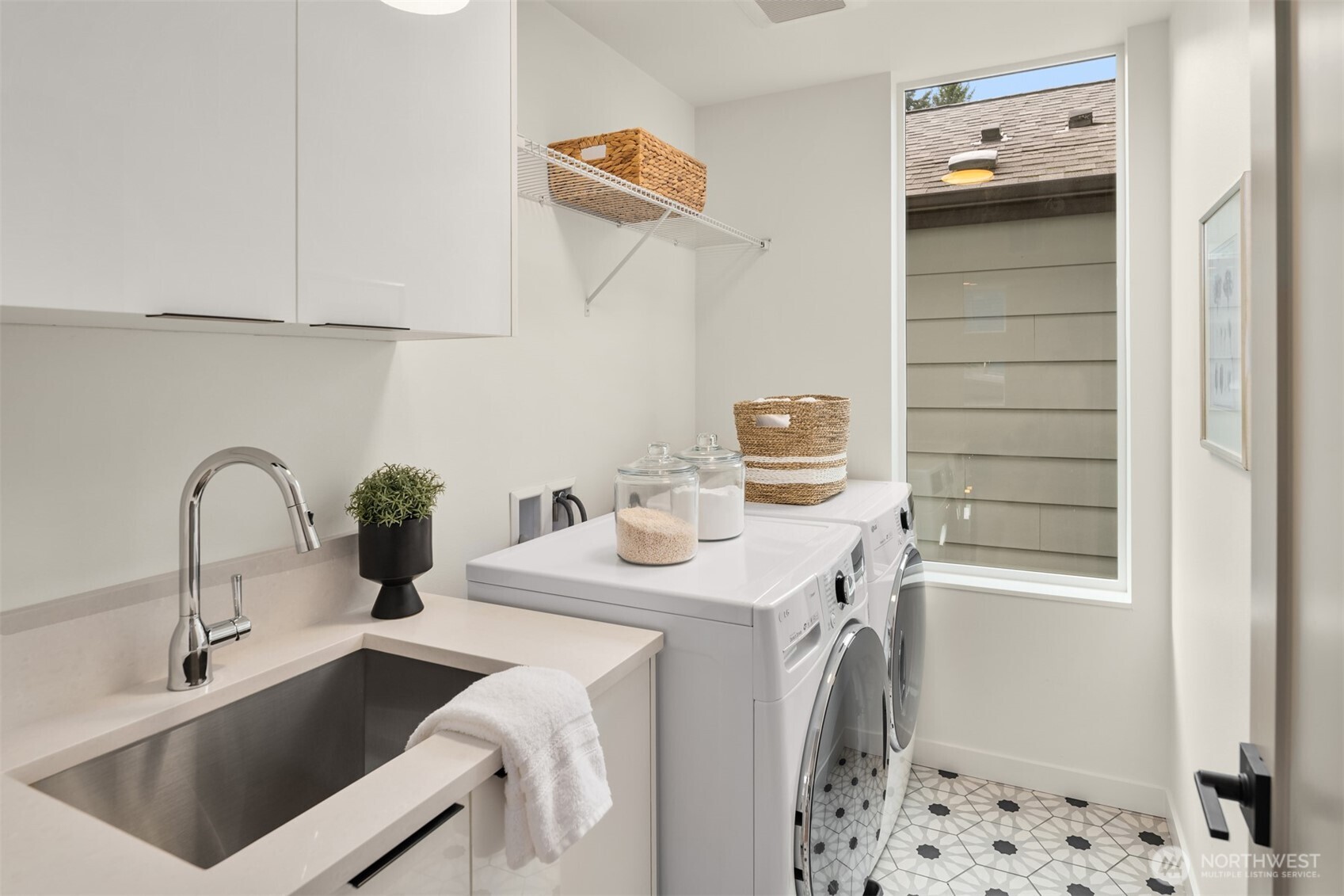 328 NE 91st Street , Seattle, WA 98115