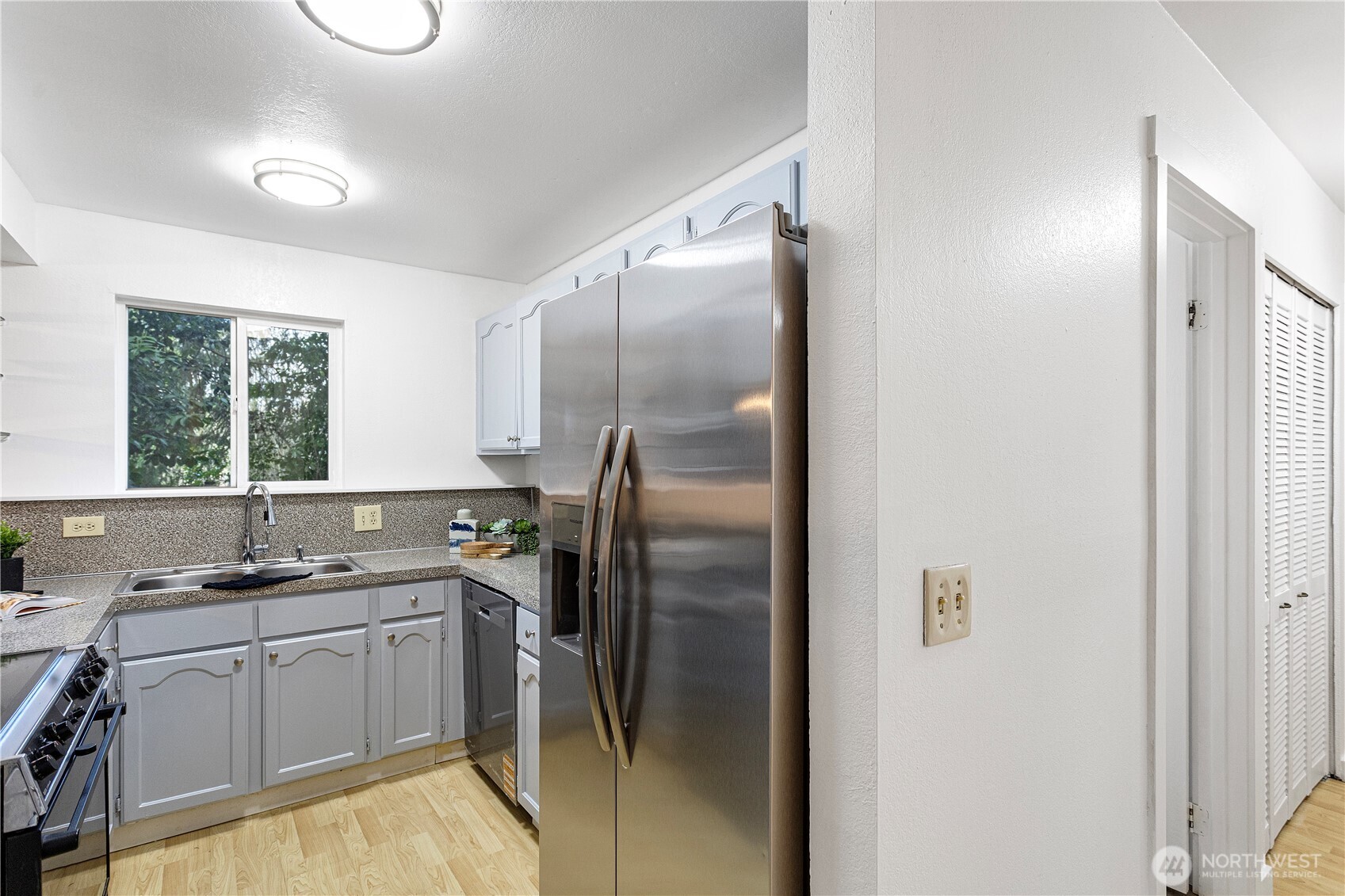 12003 100th Avenue NE #101, Kirkland, WA 98034