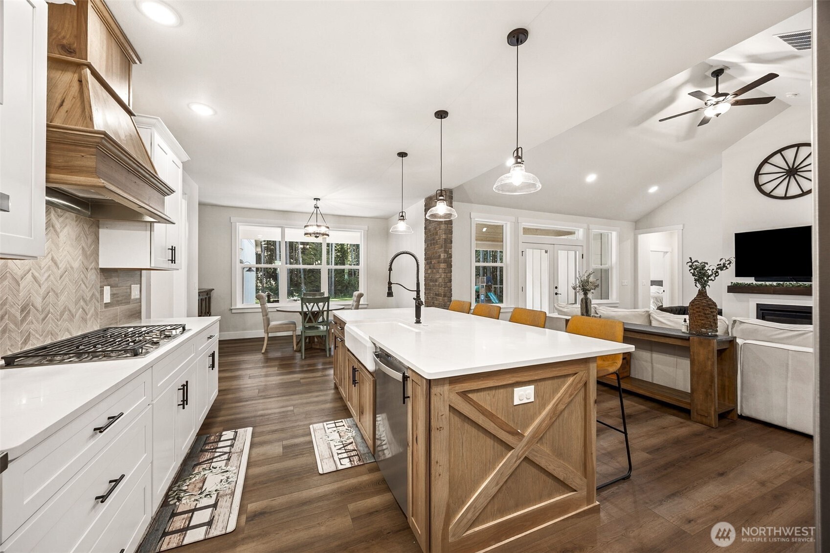 6645 Hawks Prairie Road NE, Olympia, WA 98516