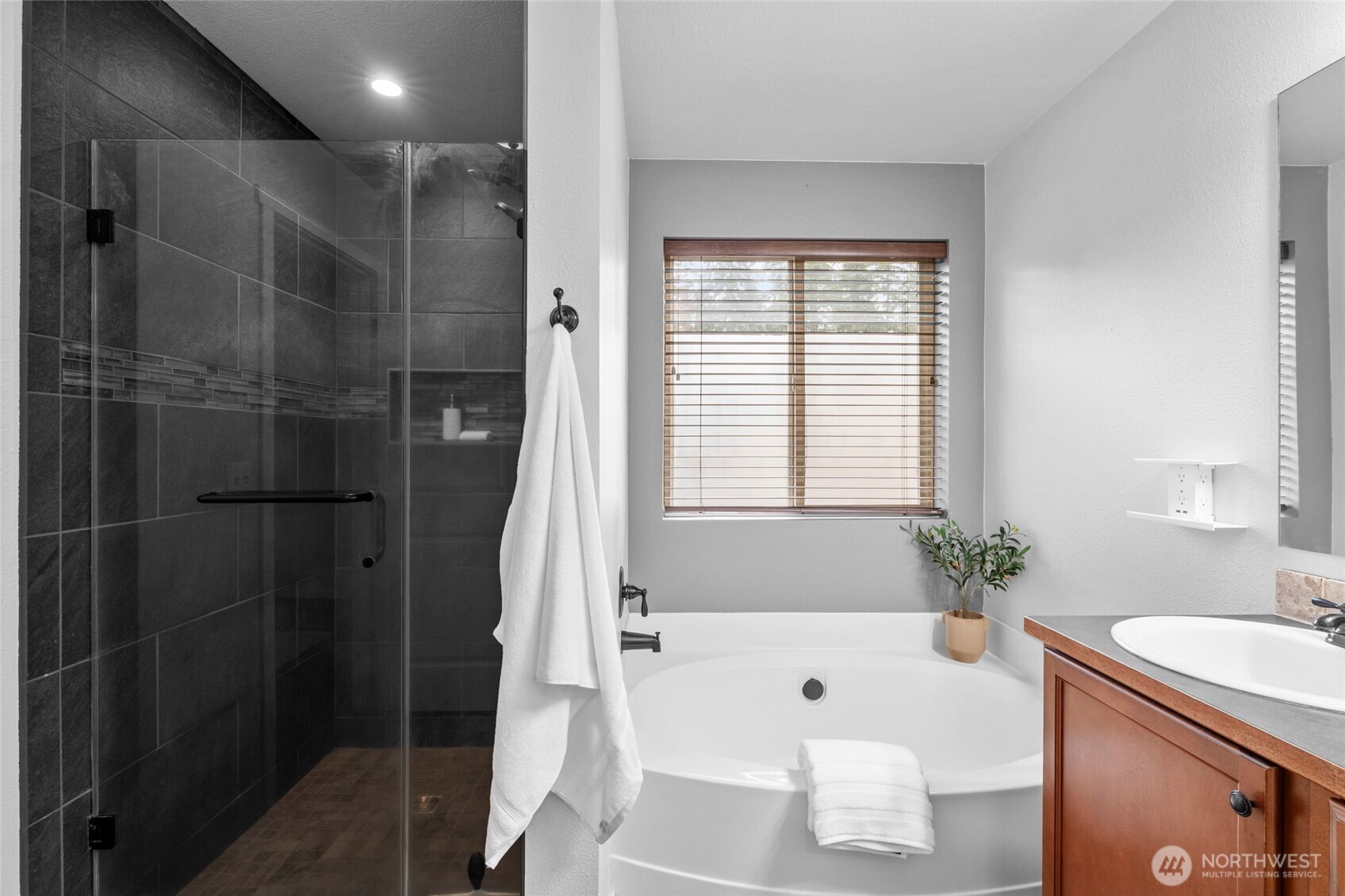 20618 94th Avenue E, Graham, WA 98338