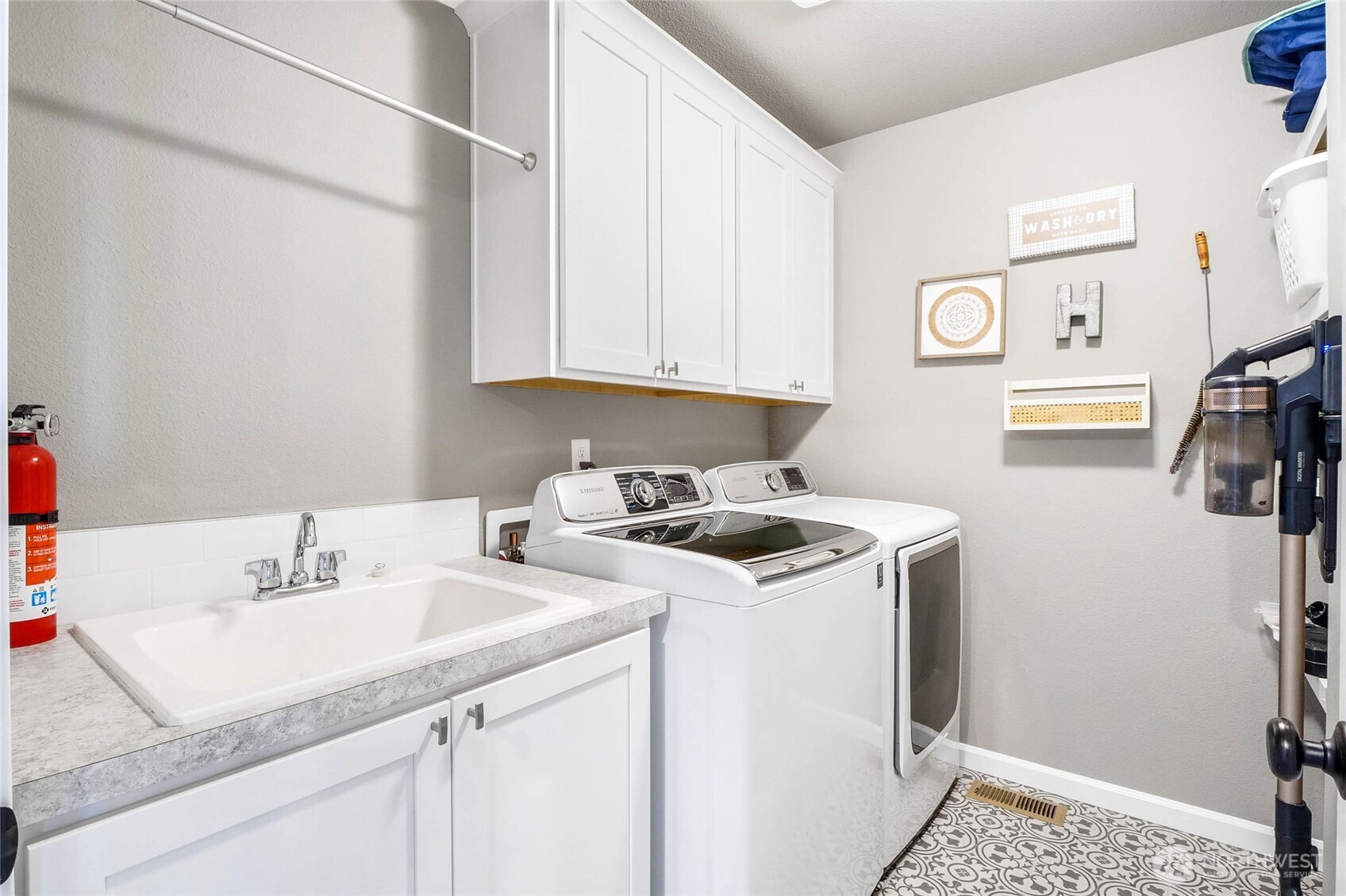 302 N Towhee Street , Moses Lake, WA 98837