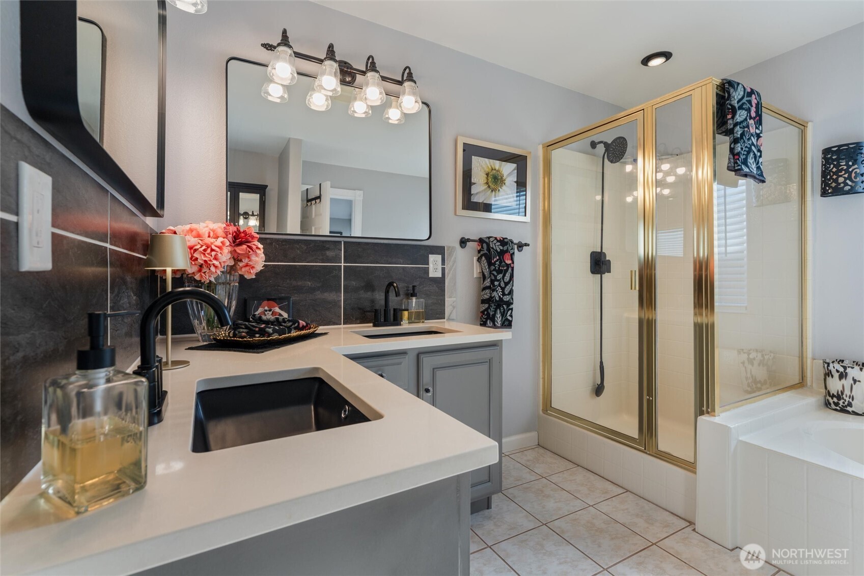 5540 SW Old Clifton Road , Port Orchard, WA 98367