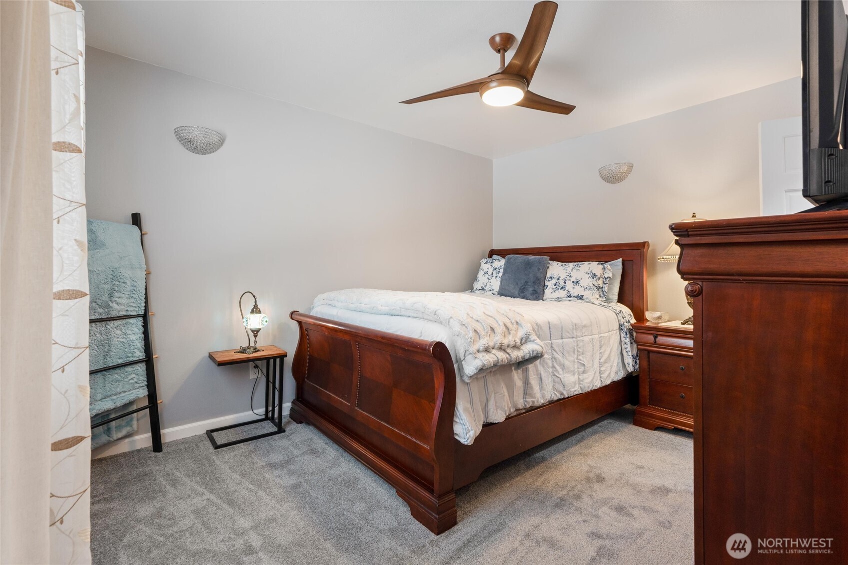 5540 SW Old Clifton Road , Port Orchard, WA 98367