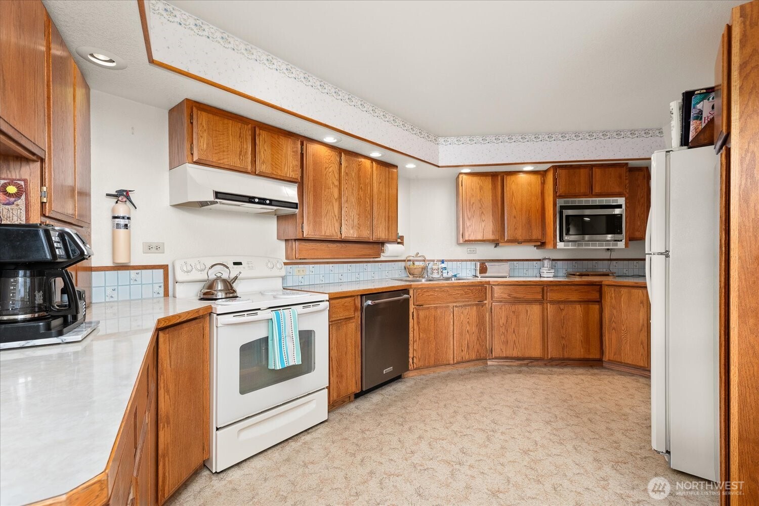 1470 State Route 174 , Grand Coulee, WA 99133