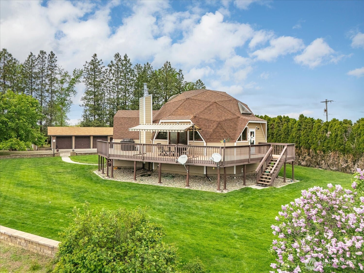 1470 State Route 174 , Grand Coulee, WA 99133