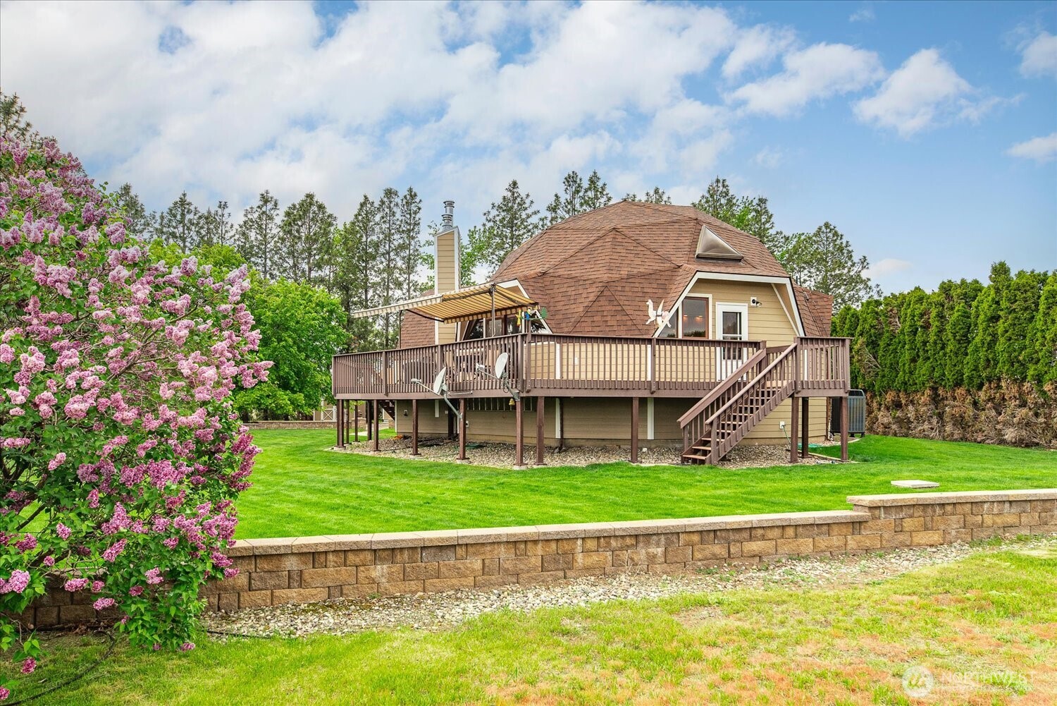 1470 State Route 174 , Grand Coulee, WA 99133