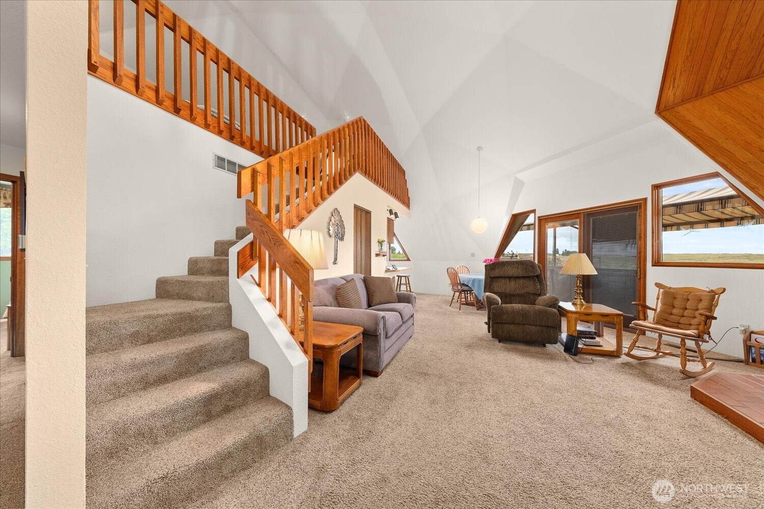 1470 State Route 174 , Grand Coulee, WA 99133