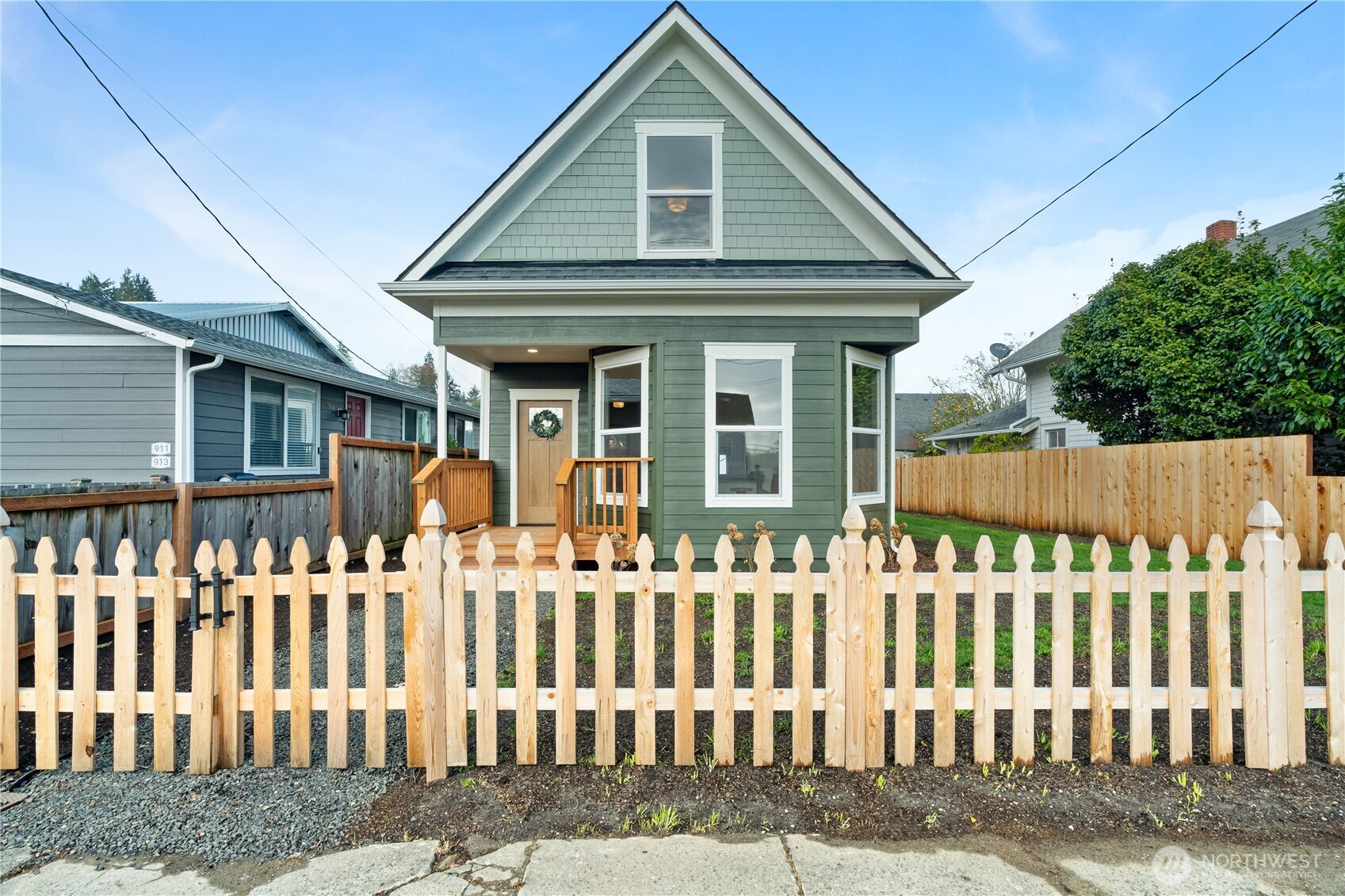 915 Eklund Avenue , Hoquiam, WA 98550