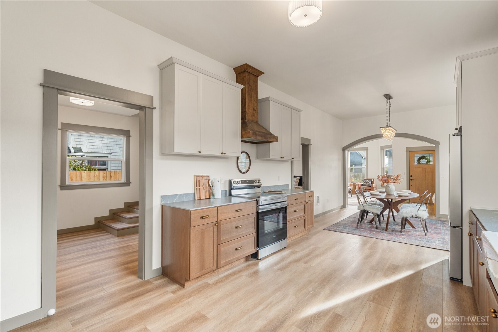 915 Eklund Avenue , Hoquiam, WA 98550