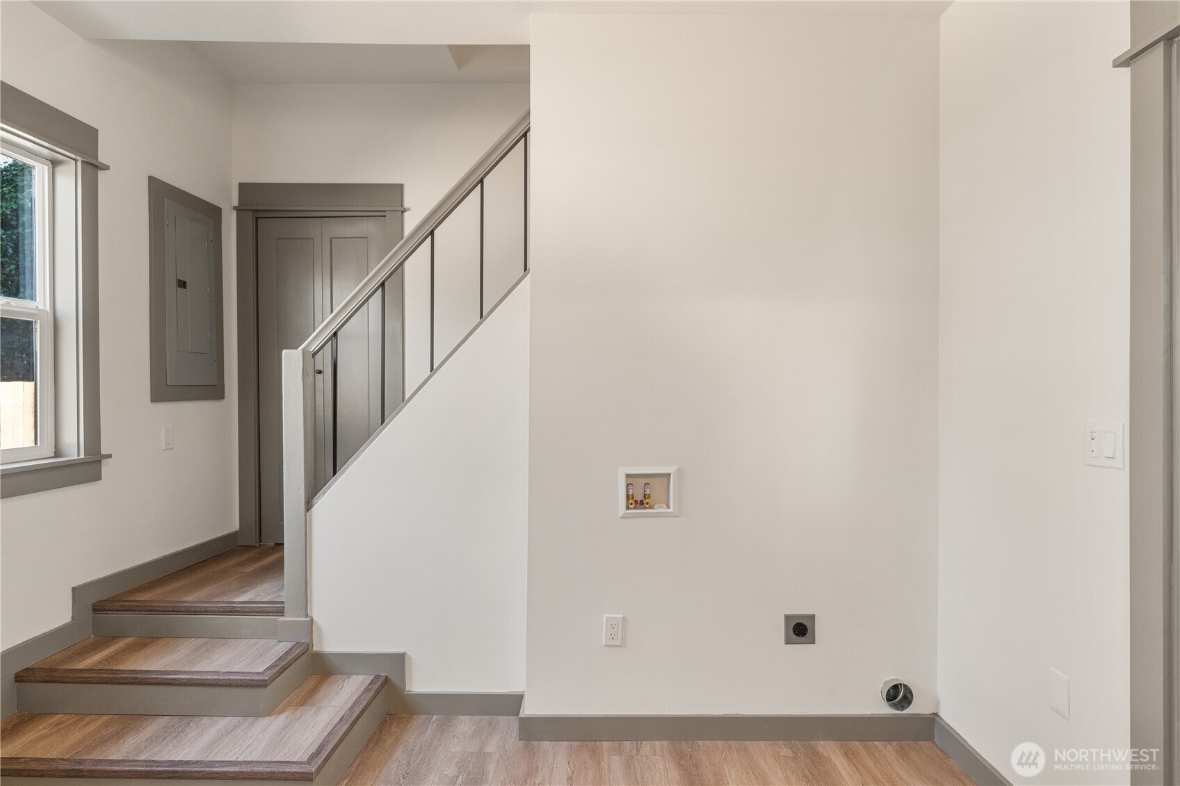 915 Eklund Avenue , Hoquiam, WA 98550