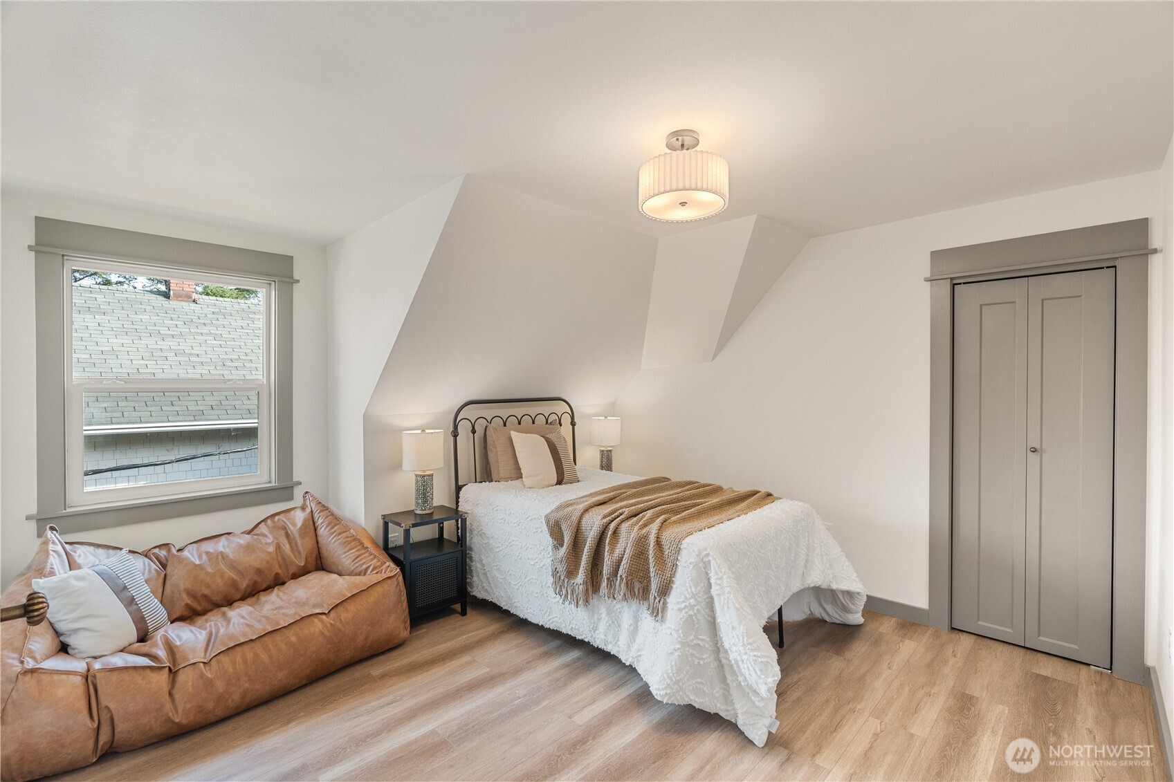 915 Eklund Avenue , Hoquiam, WA 98550