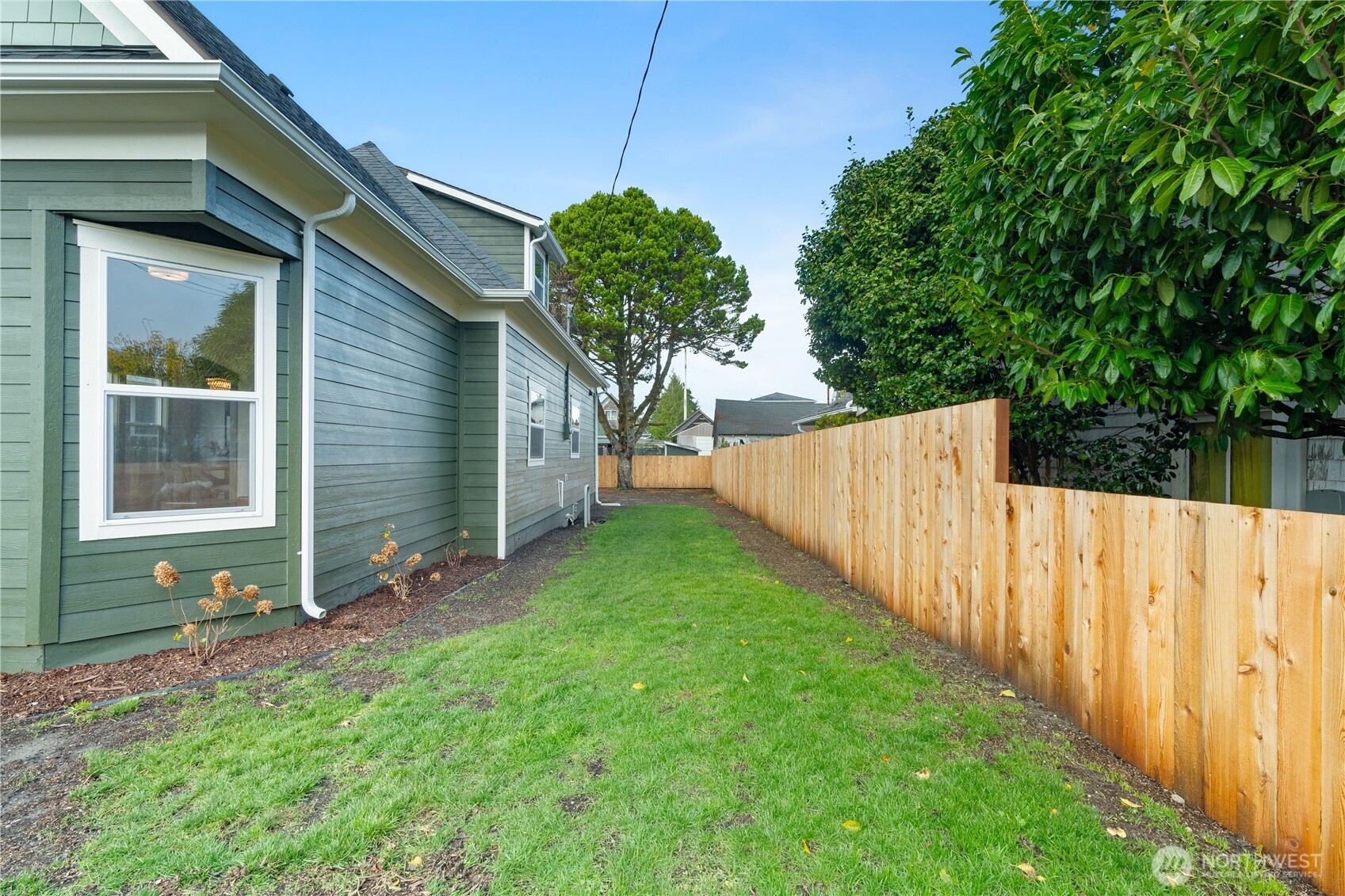 915 Eklund Avenue , Hoquiam, WA 98550