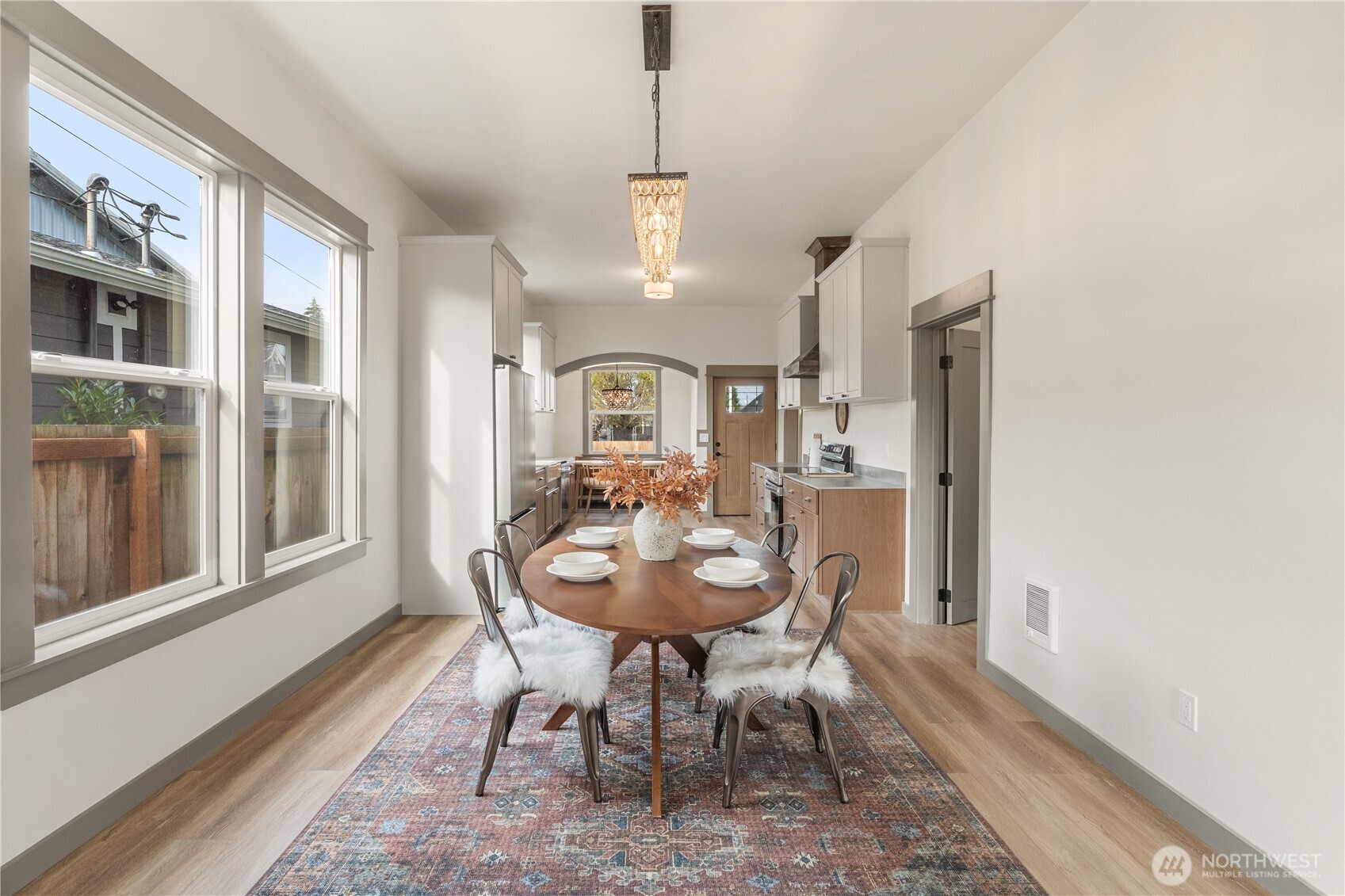 915 Eklund Avenue , Hoquiam, WA 98550