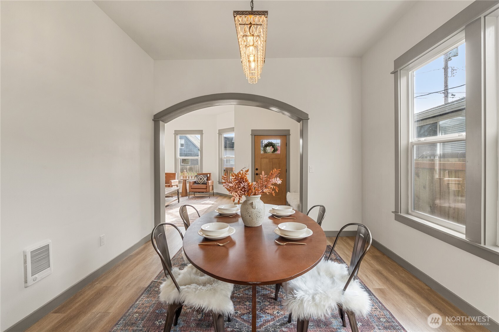 915 Eklund Avenue , Hoquiam, WA 98550