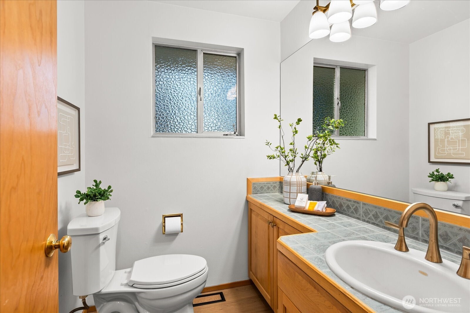 22210 96th Avenue W, Edmonds, WA 98020