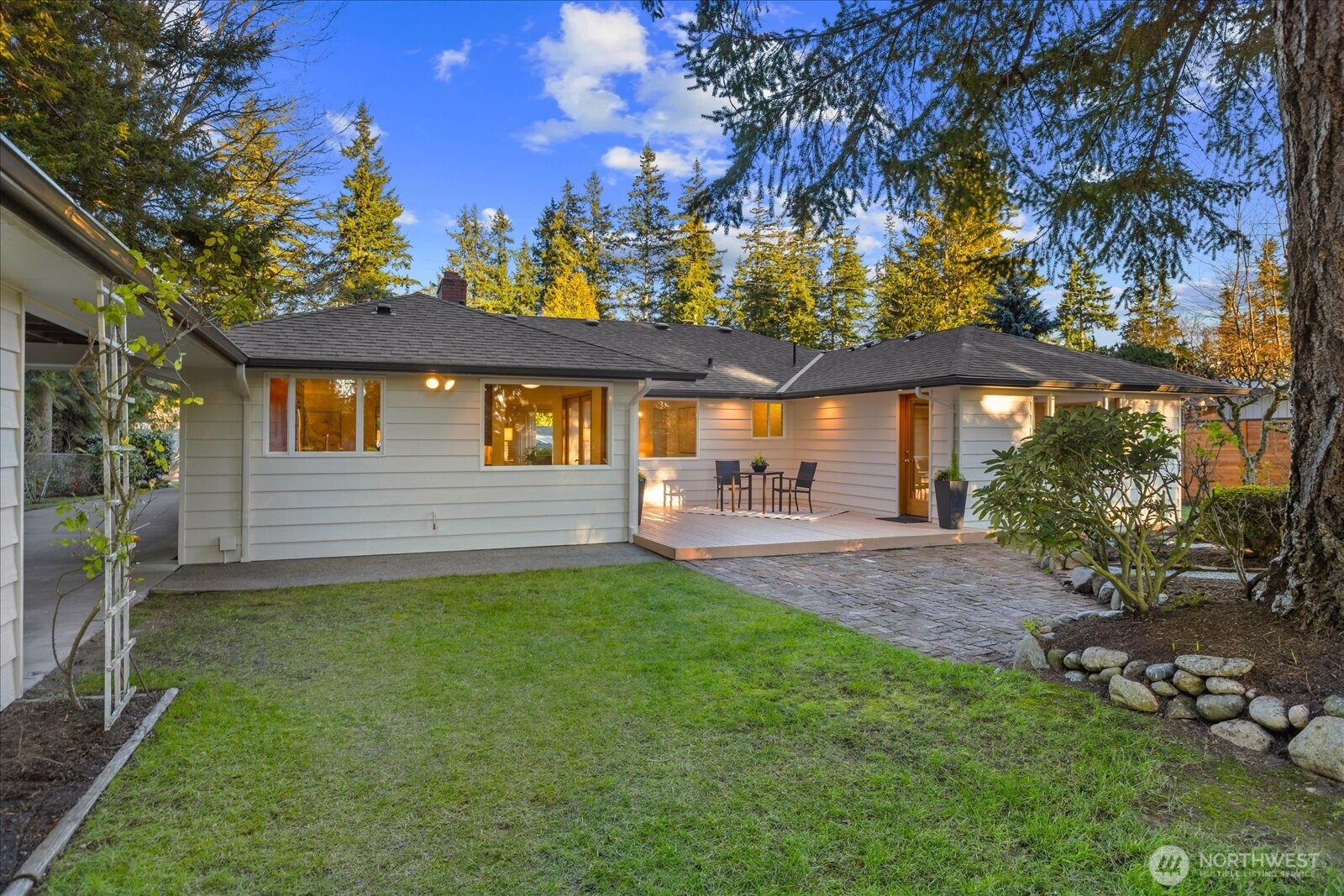 22210 96th Avenue W, Edmonds, WA 98020