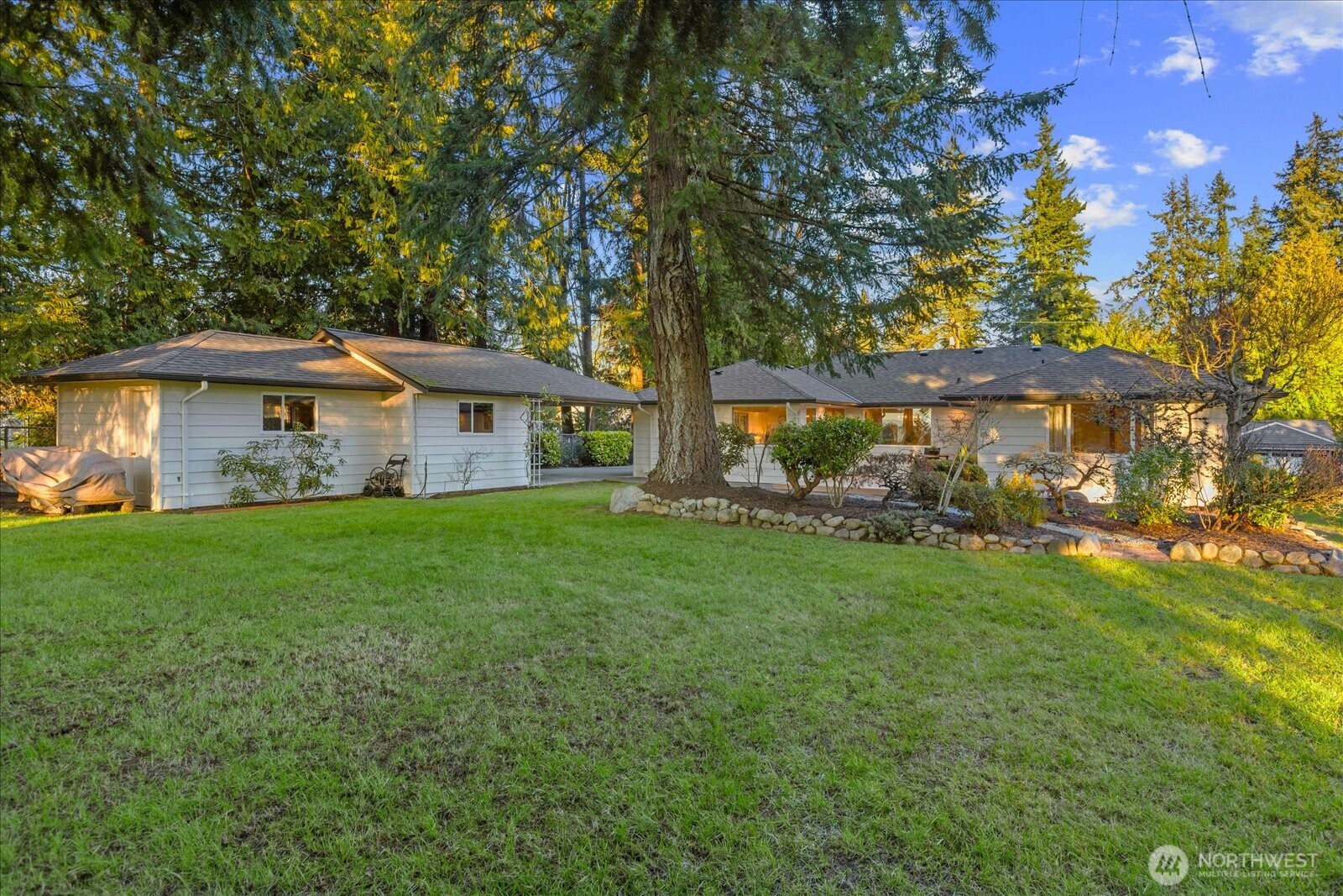 22210 96th Avenue W, Edmonds, WA 98020