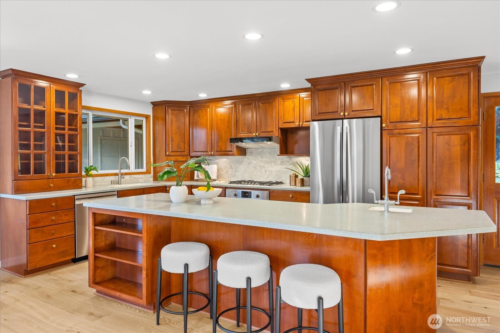 22210 96th Avenue W, Edmonds, WA 98020