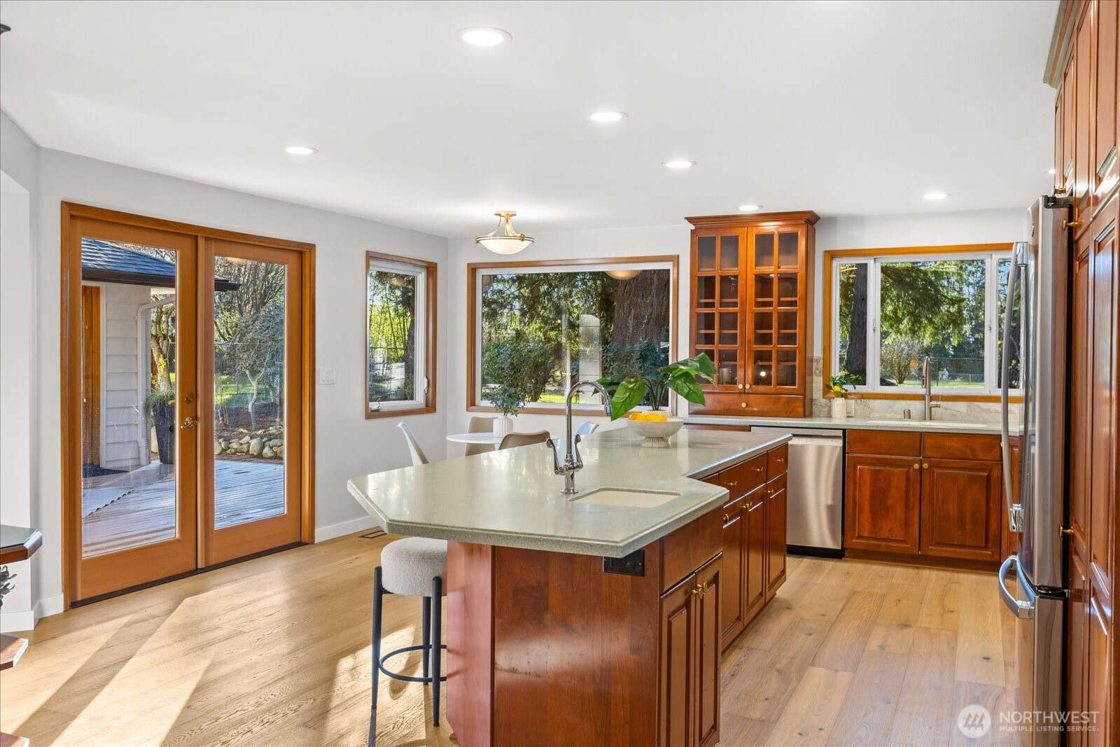 22210 96th Avenue W, Edmonds, WA 98020