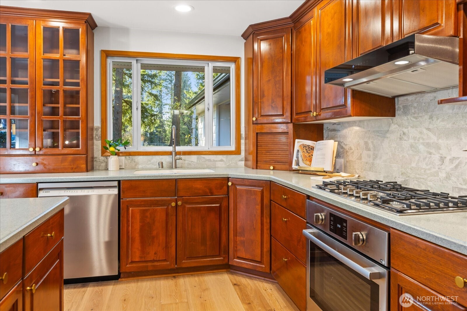 22210 96th Avenue W, Edmonds, WA 98020