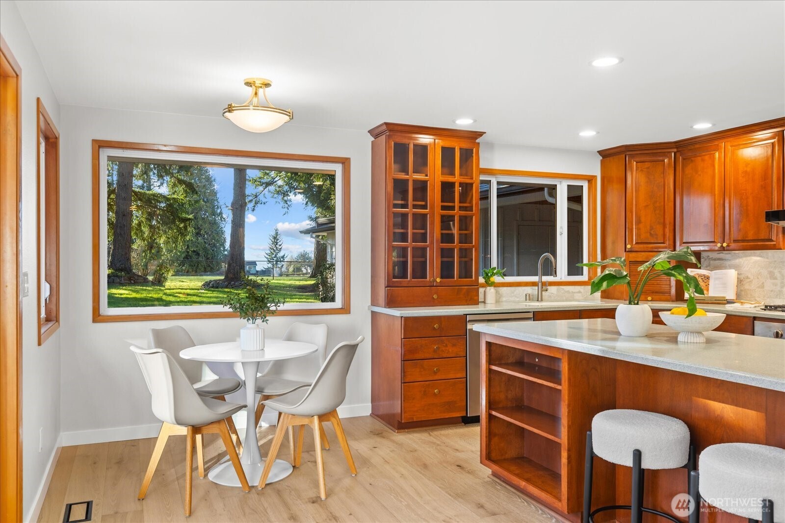 22210 96th Avenue W, Edmonds, WA 98020