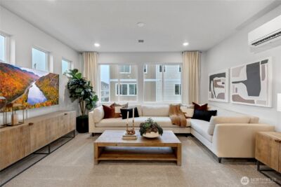 32360 Vine Avenue SE, Black Diamond, WA 98010 - Photo 2