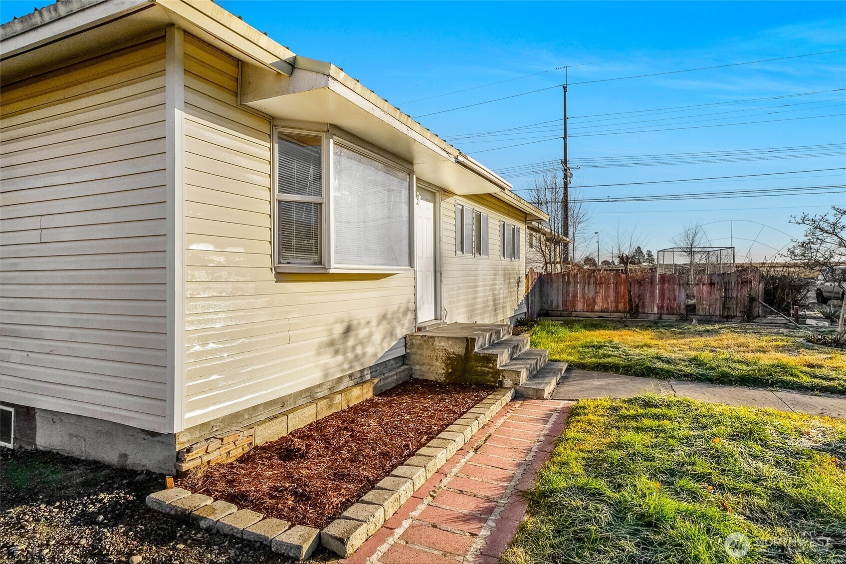 1008 W Bruce Street , Moses Lake, WA 98837