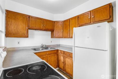 1008 W Bruce Street , Moses Lake, WA 98837 - Photo 9