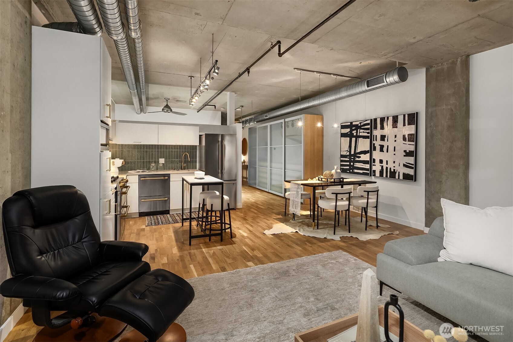 2720 3rd Avenue #416, Seattle, WA 98121