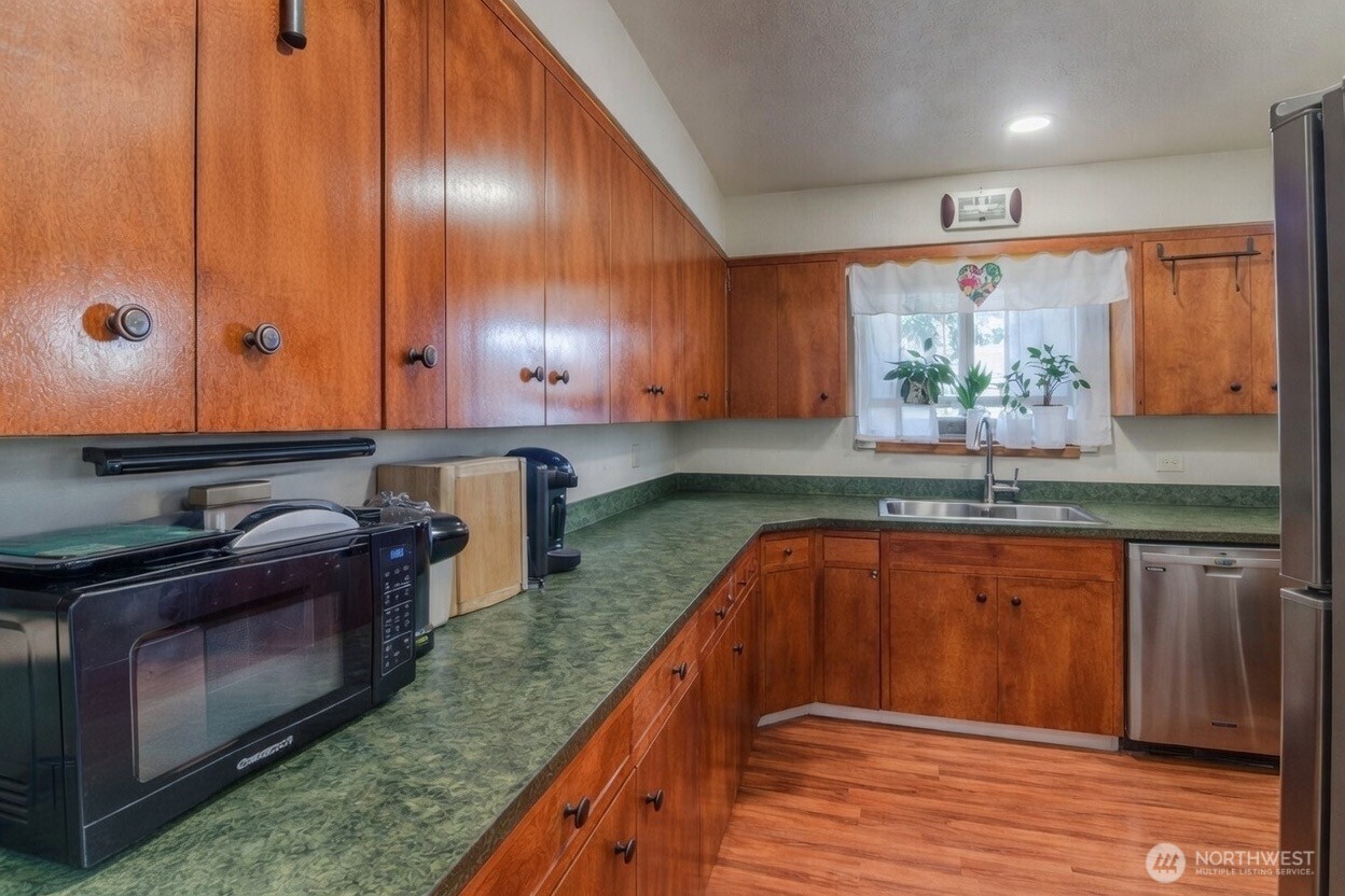 408 S 47th Avenue , Yakima, WA 98908