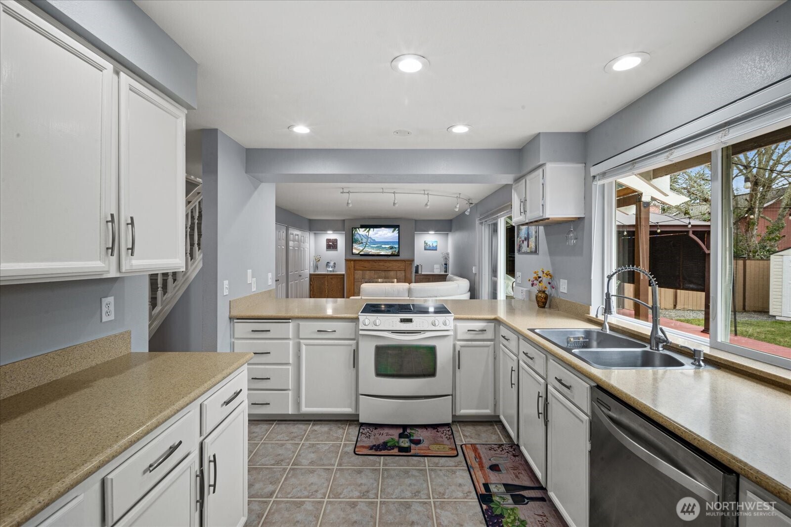 27928 122nd Place SE, Kent, WA 98030