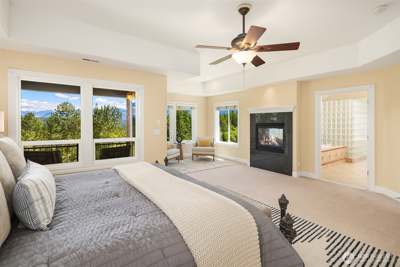 6230 Fairway Place SE, Snoqualmie, WA 98065