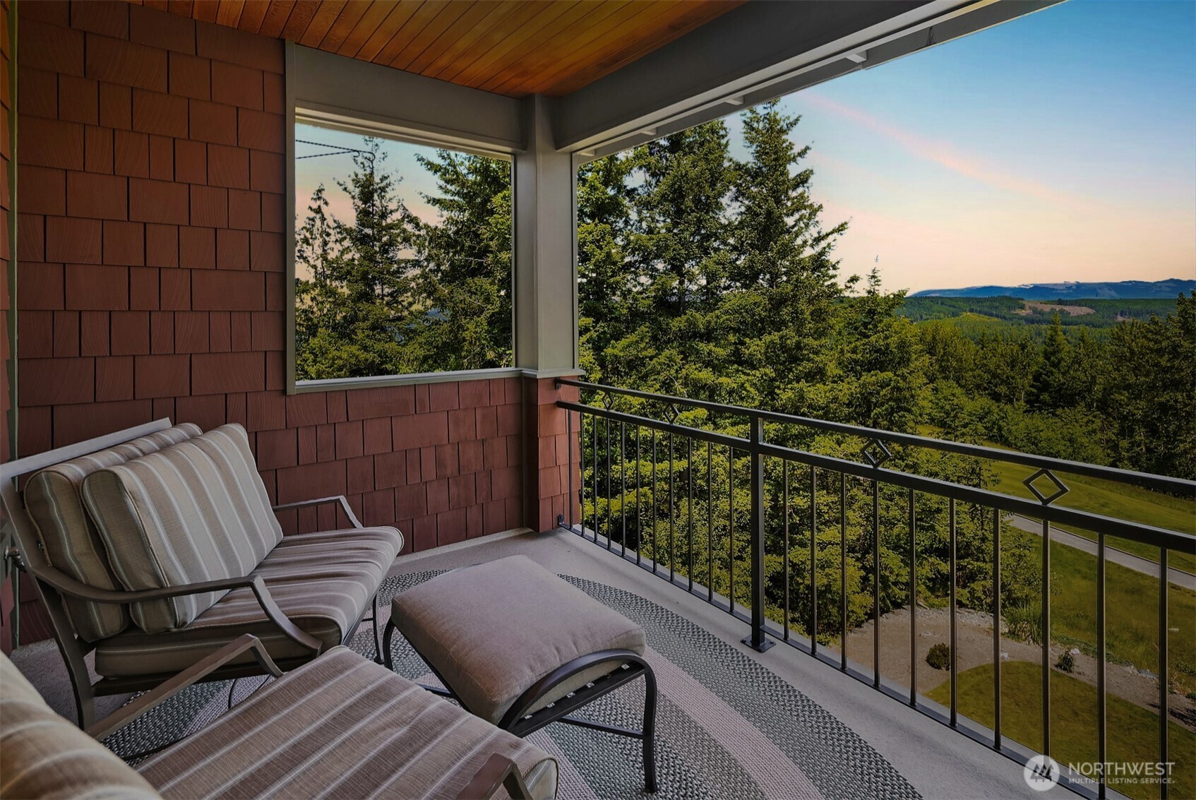 6230 Fairway Place SE, Snoqualmie, WA 98065