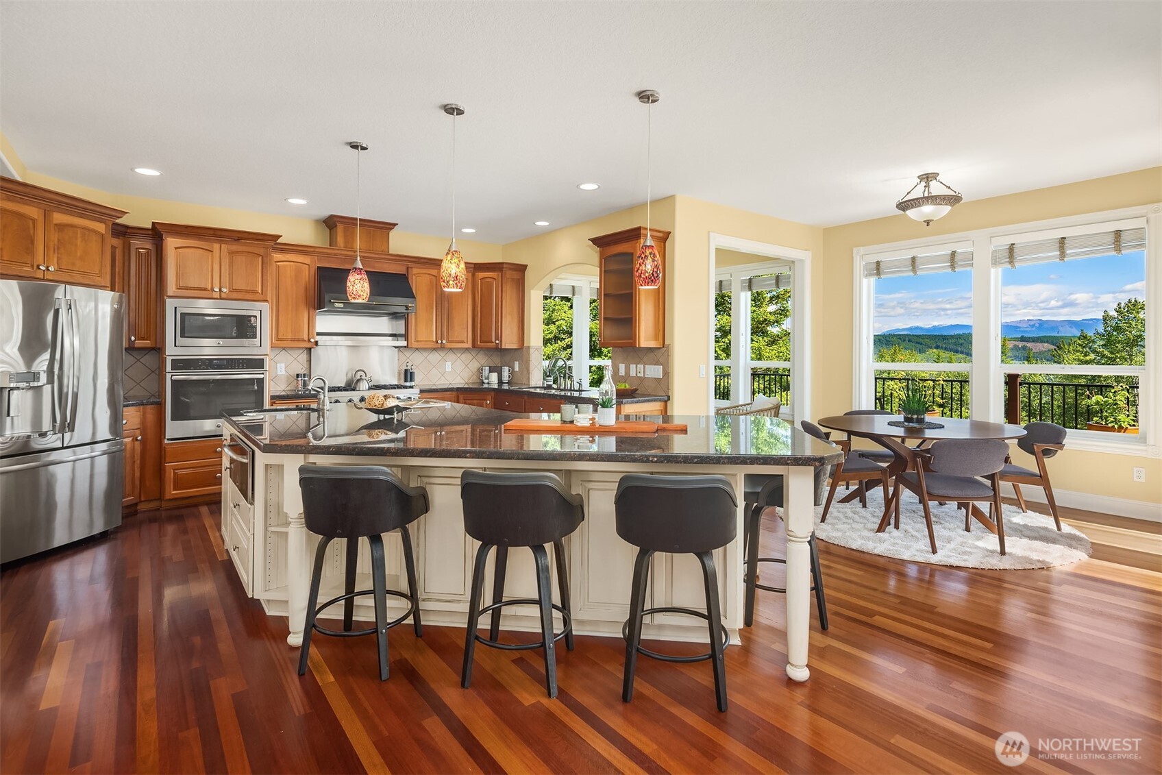 6230 Fairway Place SE, Snoqualmie, WA 98065