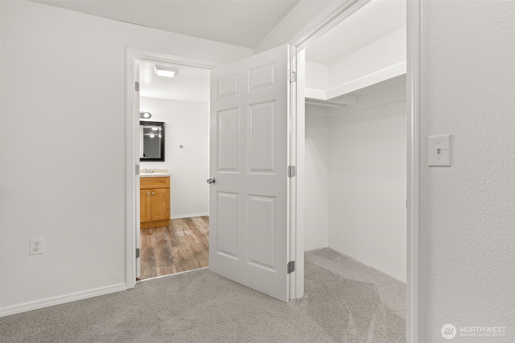 1769 SE Crawford Road , Port Orchard, WA 98366