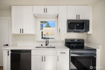 12215 44th Avenue S, Tukwila, WA 98178 - Photo 9