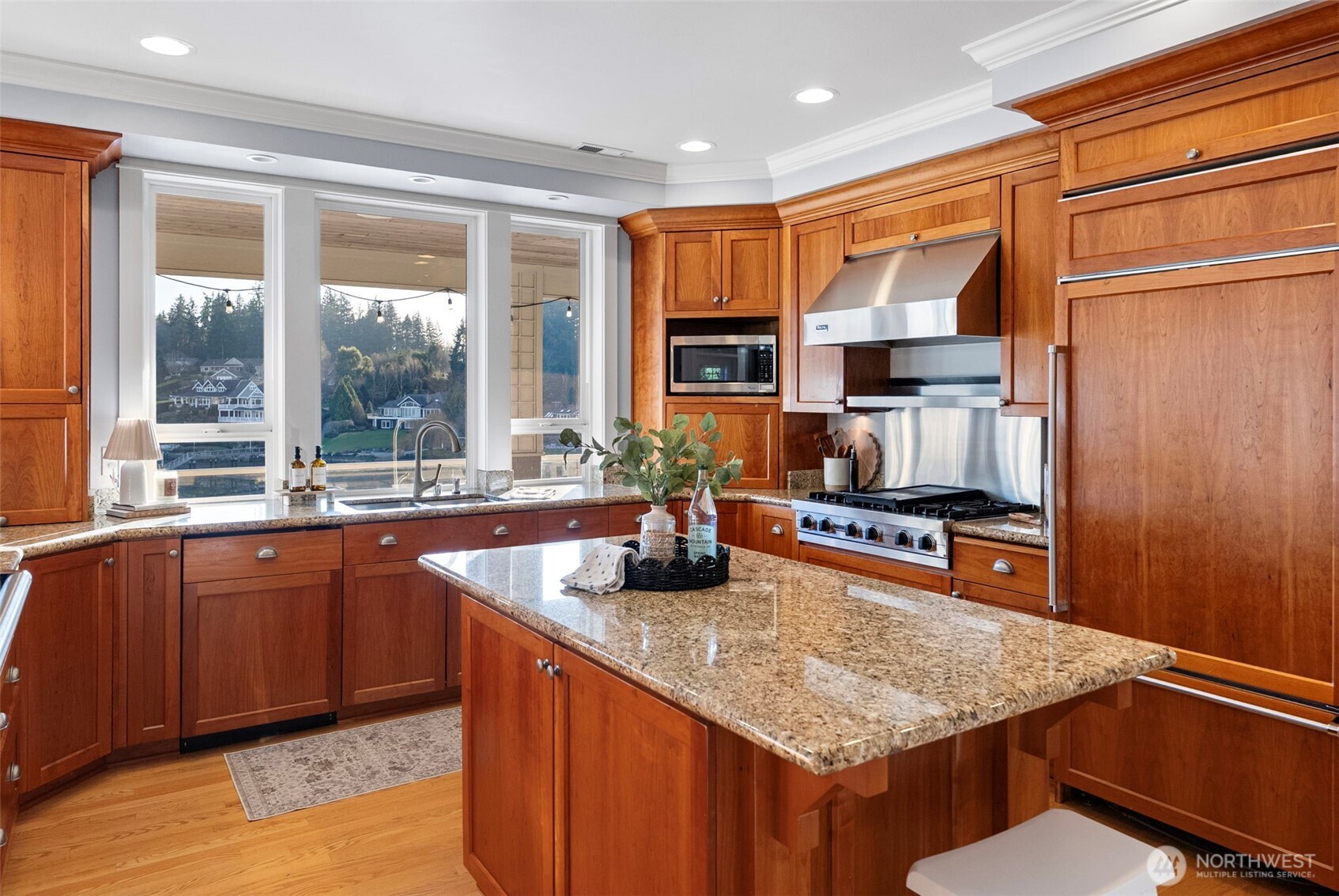 283 Shorewood Ct , Fox Island, WA 98333